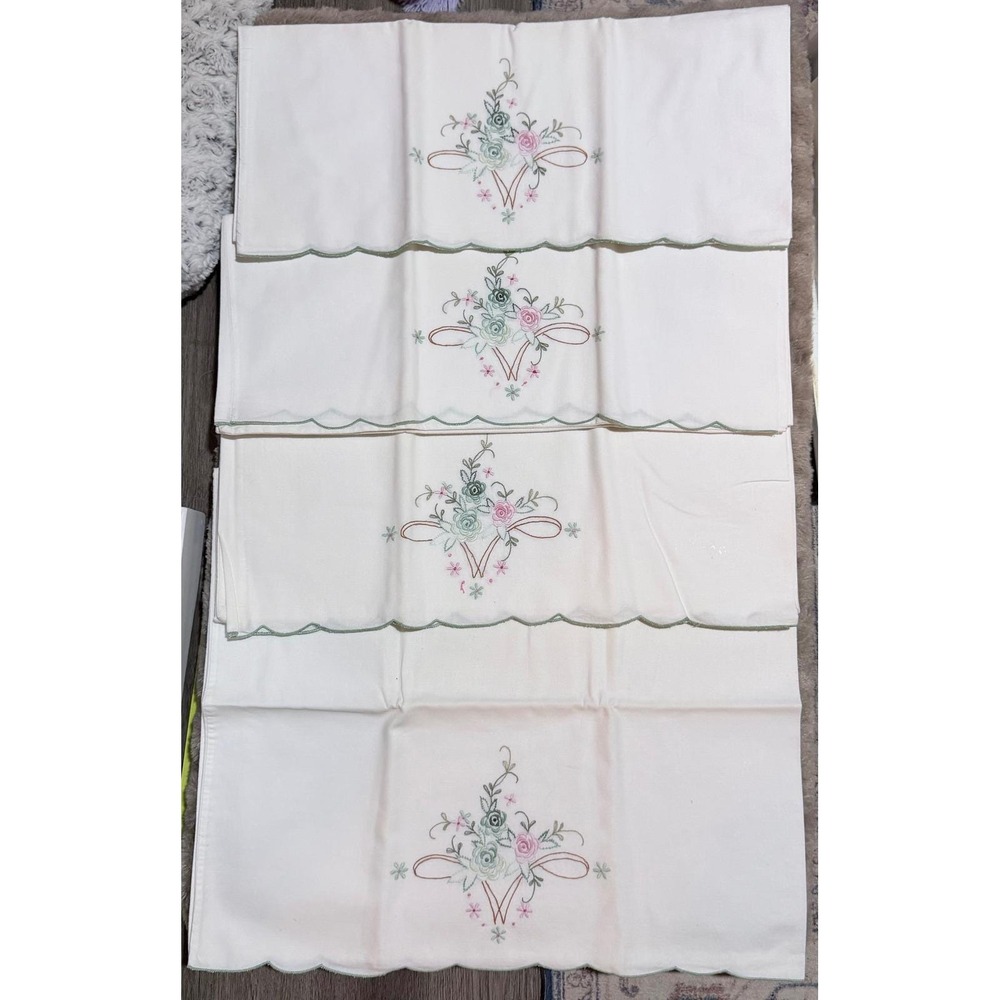 Set of 4 embroidered Pillow Cases